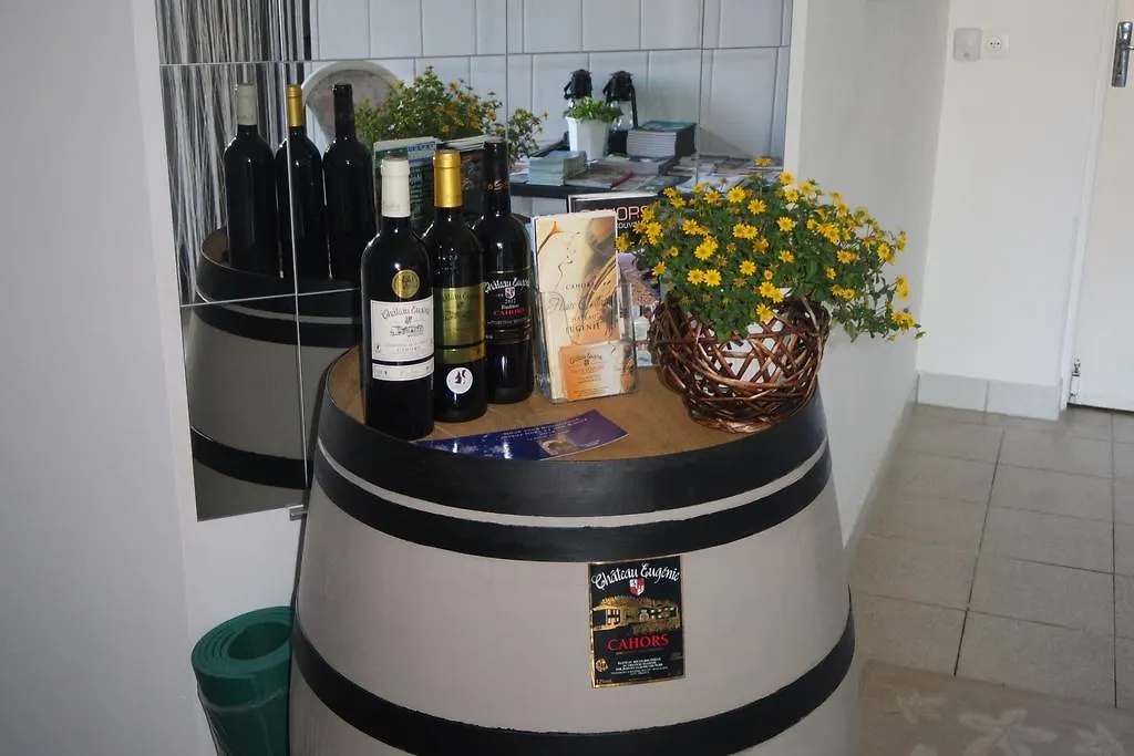 Le Balcon Des Jasses Bed and Breakfast Espere 4*,