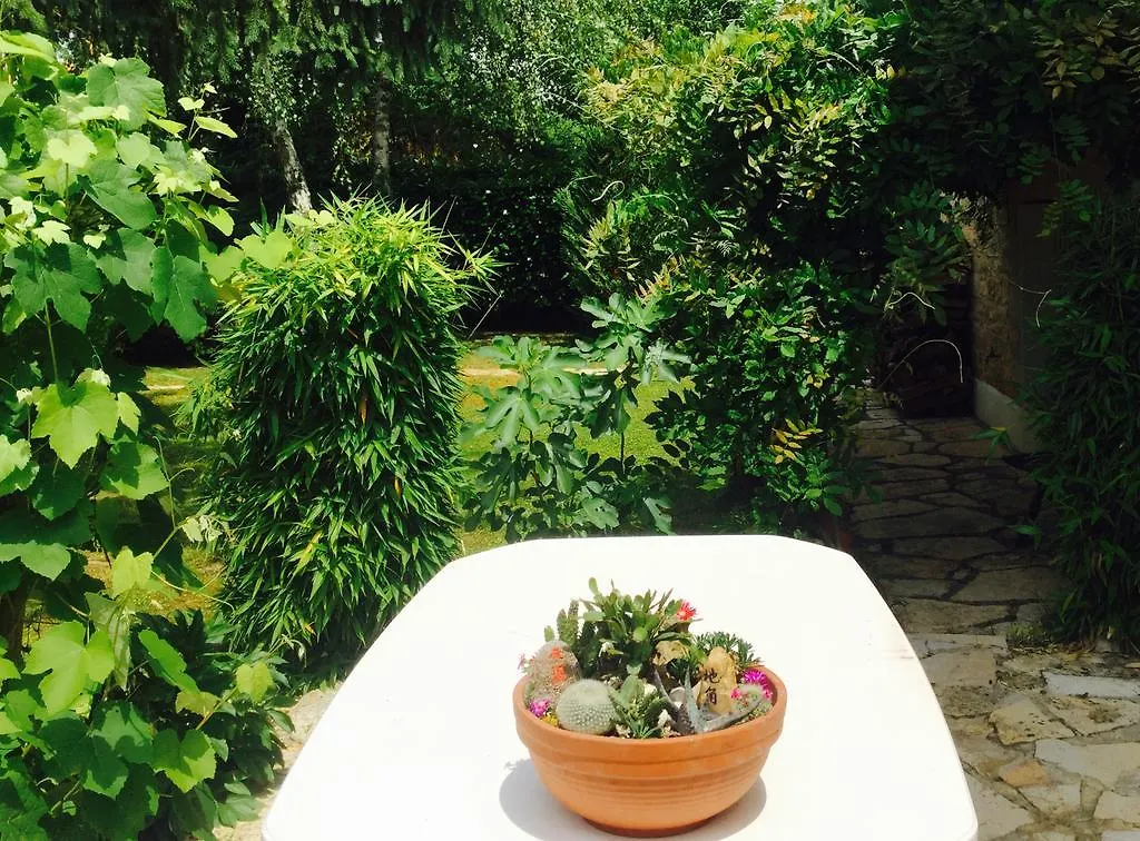 Le Balcon Des Jasses Bed and Breakfast Espere 4*,  Frankrike