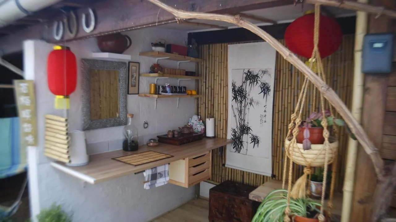 Le Balcon Des Jasses Bed & Breakfast Espere France